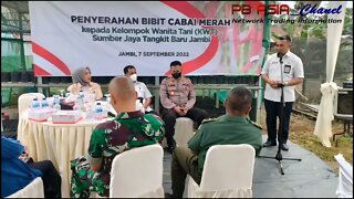 Assisten Ekbang Setariat Daerah Kab.Muaro Jambi DR.Ahmad Ridwan, Menyerahkan Bibit Cabe