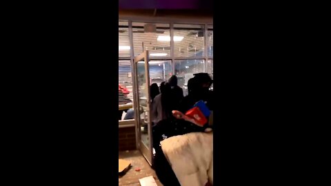 ANARCHY: BLM Rioters LOOT Nike Store in Minneapolis, Break Windows and Doors