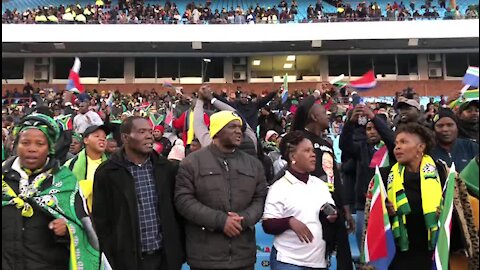 SOUTH AFRICA - Pretoria - Presidential Inauguration - Singing in the stadium (video) (z35)