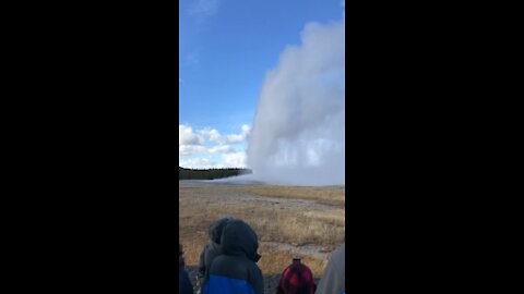 Old Faithful Eruption 🌋