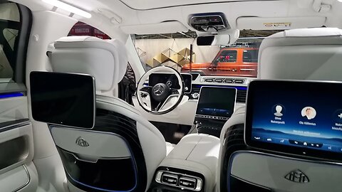 [4k] Mercedes Maybach S680 rearseat tryout resting position