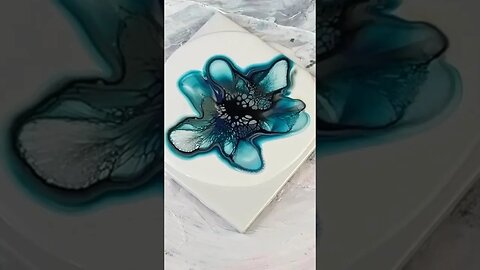 Pretty Blue Bloom 💕 I feel like I'm getting a better handle on proportions! #bloomtechnique #art