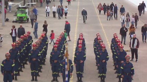 Τα Πεζοπόρα Τμήματα, η Πυροσβεστική, ο Εθνικός Ύμνος και τα Sea Jet Ski στην Στρατιωτική Παρέλαση