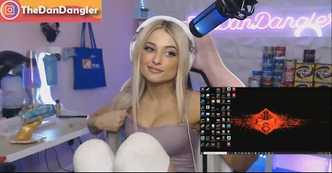 cute Gamergirl TheDanDangler will clean your pipes, COD gameplay