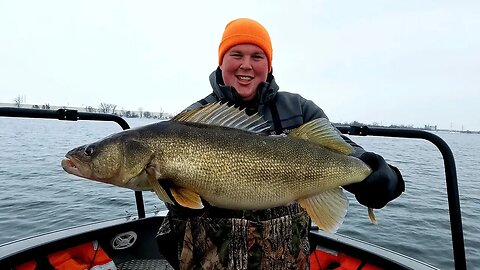 Trophy Walleye Fishing... We Catch A GIANT!! | Addicted Life Ep. #32