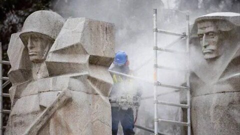 Lithuania dismantled large monument to Soviet soldiers