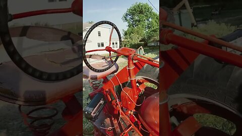 Farmall H breakdown on the Grumpyfarmstead…. Parts tractor to the rescue.