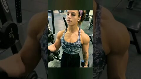 Biceps workout 💪by Strong Girl at Gym🏠#shorts #girlfitness #biceps 🔥