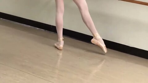 My ballet lesson | Dancing on pointe - Karolina Protsenko-14