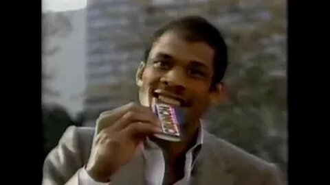 Nestle Crunch Commercial with Kareem Abdul Jabbar (1985)