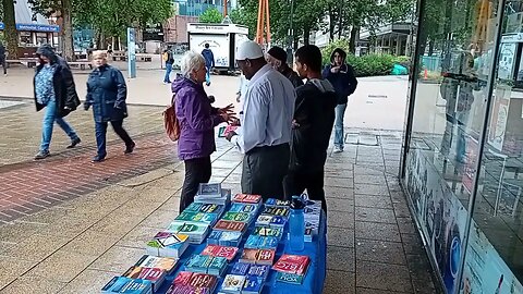 Muslims are welcome to take free books & pamphlets.