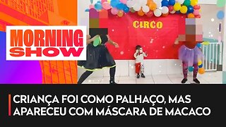 Mãe acusa creche de racismo por fantasiar filho de macaco