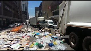 SOUTH AFRICA - Johannesburg - Tshwane municipal workers and Samwu Salary Increase Strike (Video) (wqL)