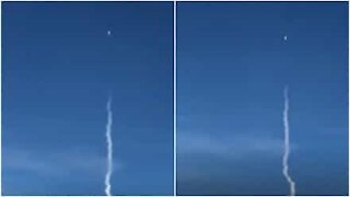 Passeggeri di un volo Delta assistono al lancio del razzo Falcon Heavy