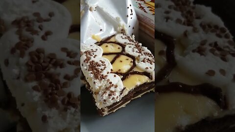 #Eierlikör / #Advocaat #Cake | #Dutch #Snack | #Mukbang | | #Eating Show | #Vlog | #SHORTS