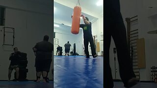 Knee And Elbows The Bag (13)