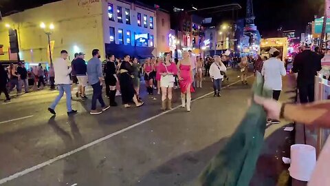 NASHVILLE TN LIVE BROADWAY STREET 10/21/23 / PEOPLE / BANDS WATCHING / BARS/TOUR