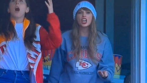 Taylor Swift Yells (What The F**K!?) After Travis Kelce Pushed During Game! @TaylorSwift