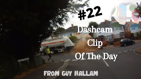 Dashcam Clip Of The Day #22 - World Dashcam - Truck Loses Brakes - Need A New Bricklayer?