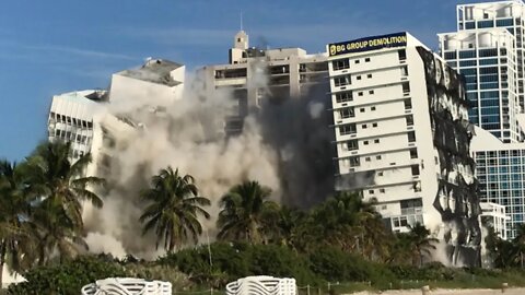 Demolition of the Deauville, Miami Beach, FL (11/13/2022)