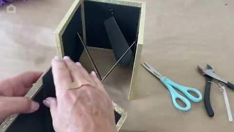 Turn a $1 paper towel holder into jaw dropping decor!