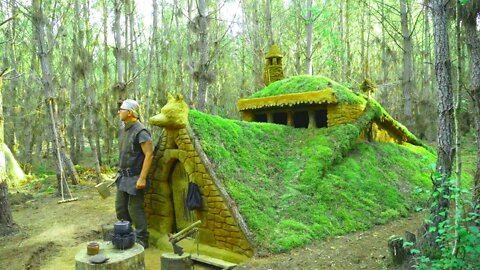 Building a Primitive Shelter Completely Warm Natural Waterproof Roof - Off the Grid bushcraft!