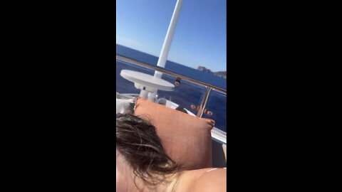 😈 CONNOR McGregor posted blowjob video on Private Yacht