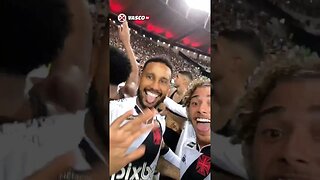 Figueiredo filmando a torcida e cantando - Flamengo 0x1 Vasco