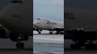 ❄️Boeing 747 departs Alaska #aviation #boeing747 #takeoff