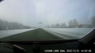 Low flying jet over highway in Russia. #shortvideo #shorts