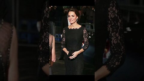 The Duchess of Cambridge looks chic and elegant in all black 🖤 #styleicon #katemiddleton