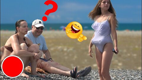 Funny Crazy Girl Prank On The Beach 😂 AWESOME REACTIONS