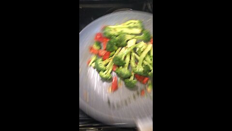 Broccoli with bell pepper sauté vegan