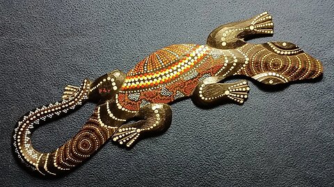 CURIOS for the CURIOUS [63] : Hand Painted Wooden Gecko with Dots #3. Made in Indonesia.