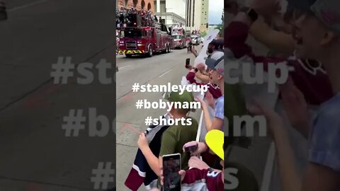 #stanleycup #bobynam #shorts Avalanche player almost gets kicked out of the parade by a Denver Cop.