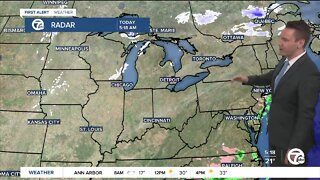 Metro Detroit Forecast: Snow showers; near-average temps today