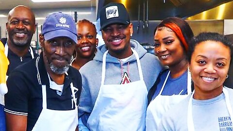 Neyo feeds the less fortunate thanksgiving meals!