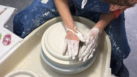 Porcelain plates on the wheel