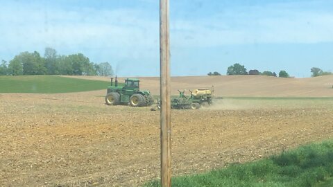 Planting Soybeans JD 8440