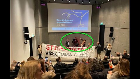 Protesters supporting Palestine threw red glitter at Iceland´s FM Bjarni Benediktsson