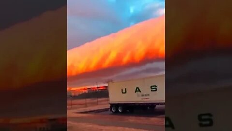 The most vibrant shelf cloud seen anything like this before ? Have you ever