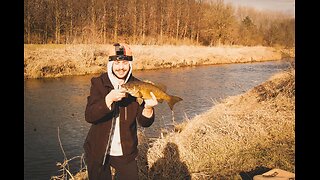 Winter Smallmouth Bass Fishing!🎣