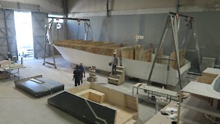 SOUTH AFRICA - Cape Town - Boat building (Video) (SUq)