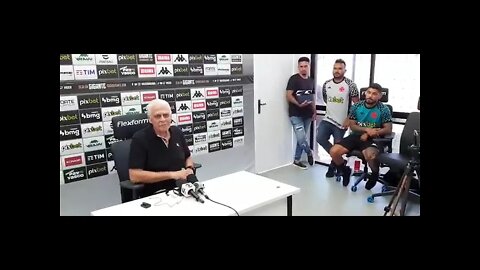 Roberto Dinamite falando com o elenco do Vasco - 11/03/2022