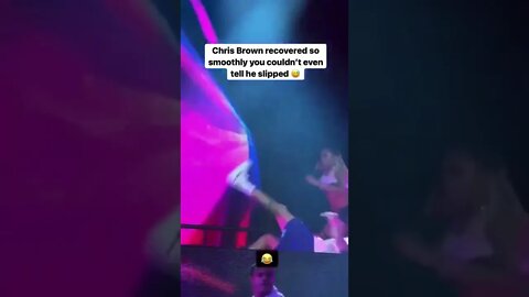 #chrisbrown recovered so smoothly you can't even tell he slipped🤣🙄 #shorts #viral