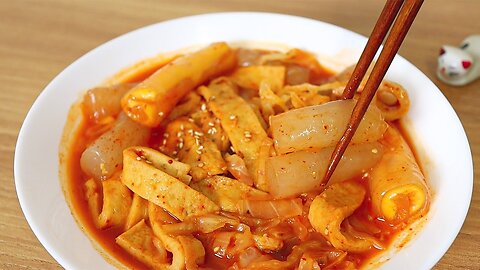 Rice Paper TTEOKBOKKI, Easy but Perfect Spicy Korean Rice Cakes! Cooking Hacks!