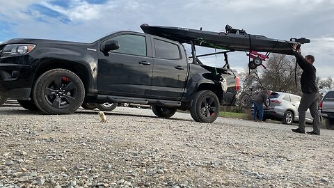 How I load a heavy kayak (shearwater 125) or paddle board on a roof rack by myself