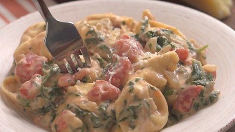 Creamy Tomato Basil Tortellini Recipe