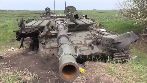 Ukrainian Troops destroyedcaptured Russian MBT T 90 in Kharkiv Oblast