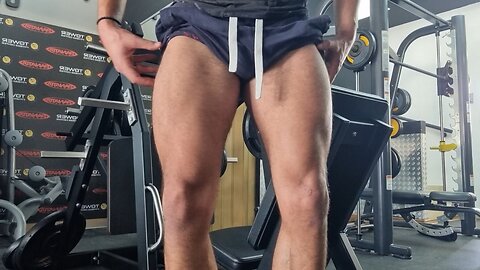 Bulk Day 33: LEGS | Pushing my Legs To The Limit